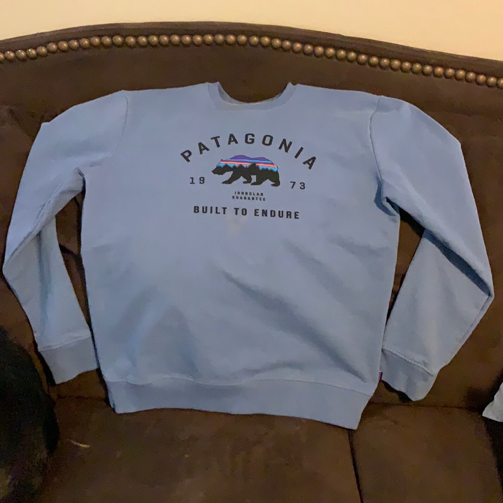 Women’s blue Patagonia sweatshirt